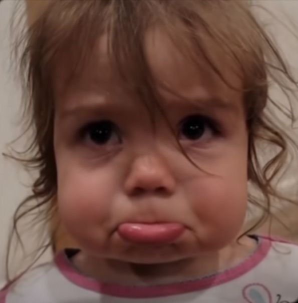 Fotos de Perfil Triste com Criança Emocionada