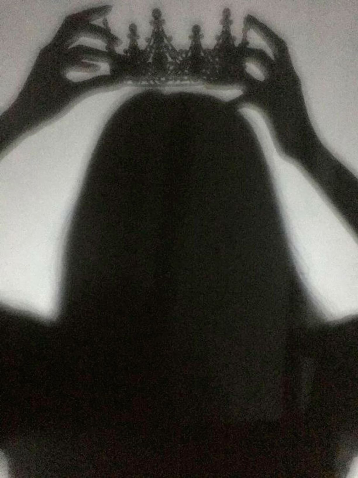 Imagem Silhueta Coroa para Perfil Feminino