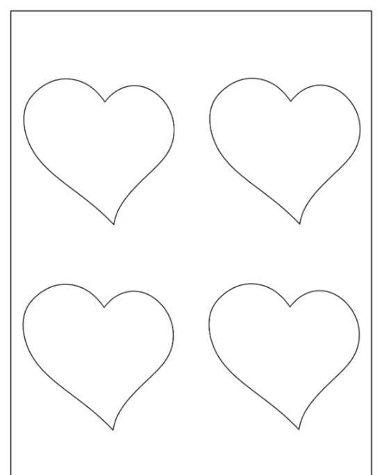Molde de Coração para imprimir em fundo branco com 4 corações simples
